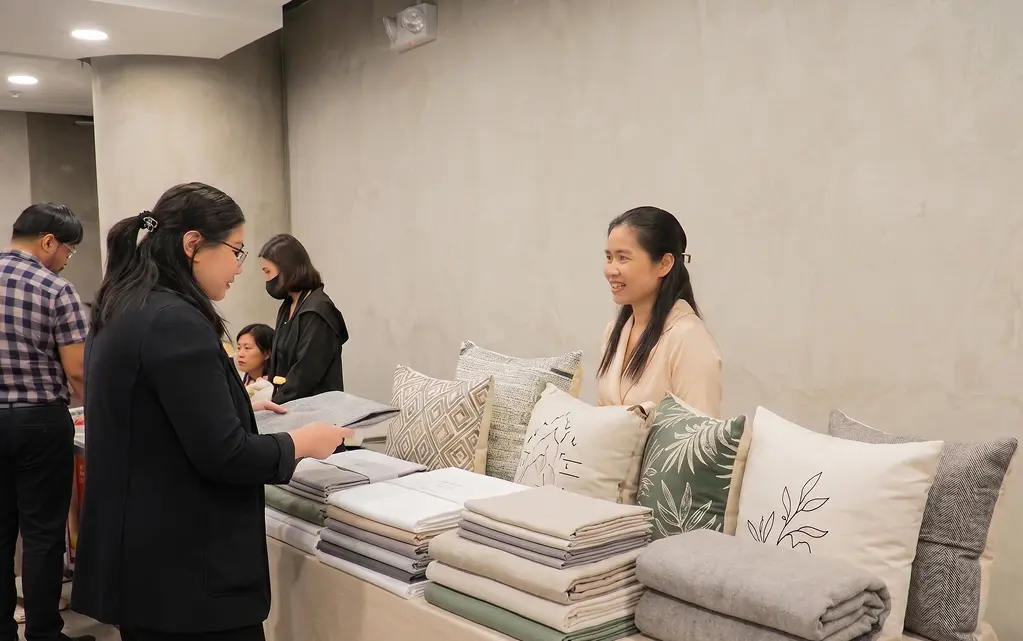Connect with Ready-to-Buy Homeowners.